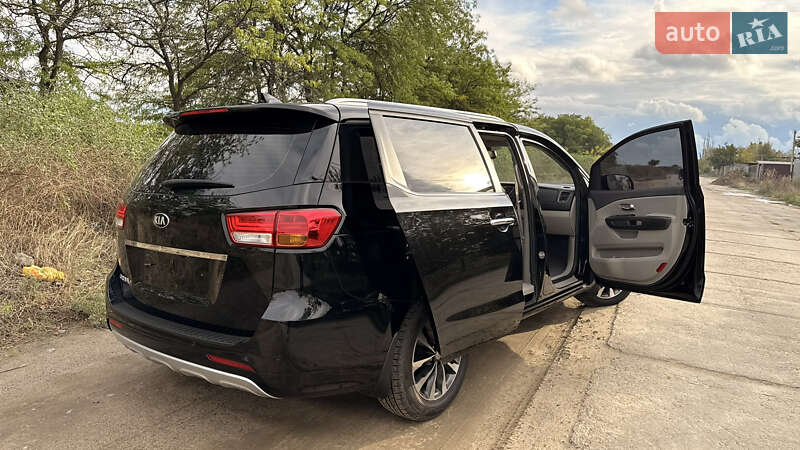 Мінівен Kia Carnival 2017 в Білгороді-Дністровському фото 32 Мінівен Kia Carnival 2017 в Білгороді-Дністровському