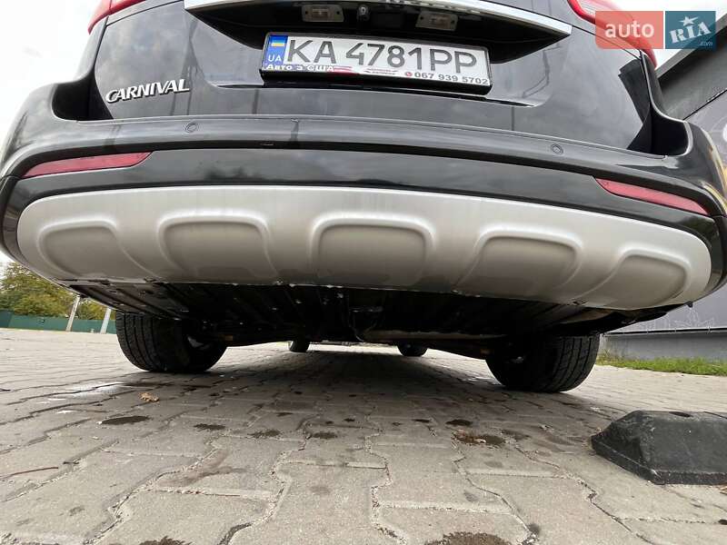Мінівен Kia Carnival 2014 в Києві