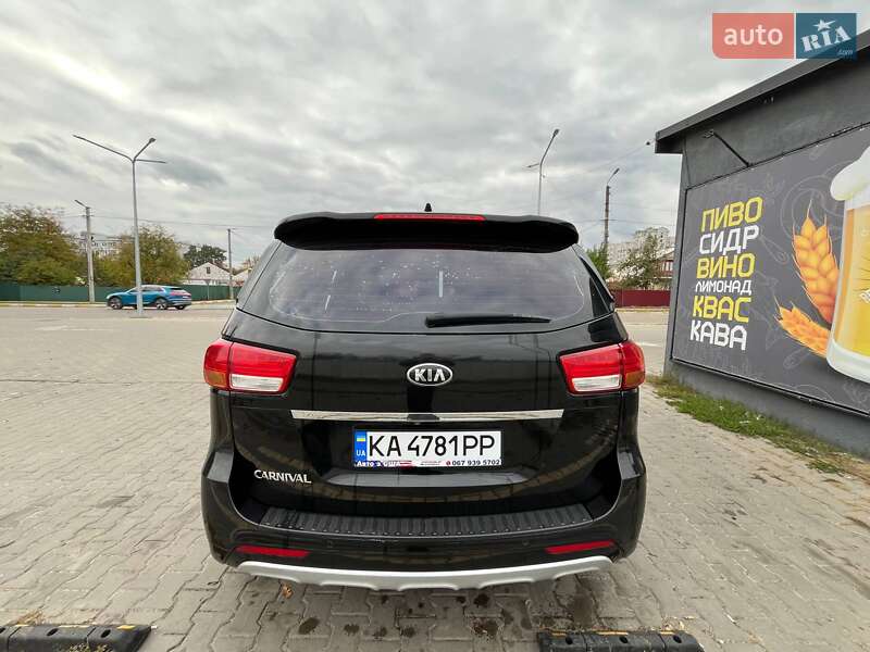 Мінівен Kia Carnival 2014 в Києві