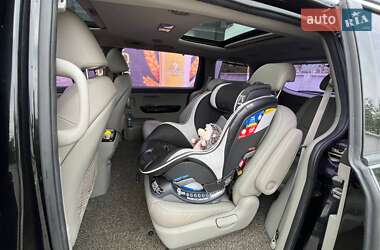 Мінівен Kia Carnival 2014 в 