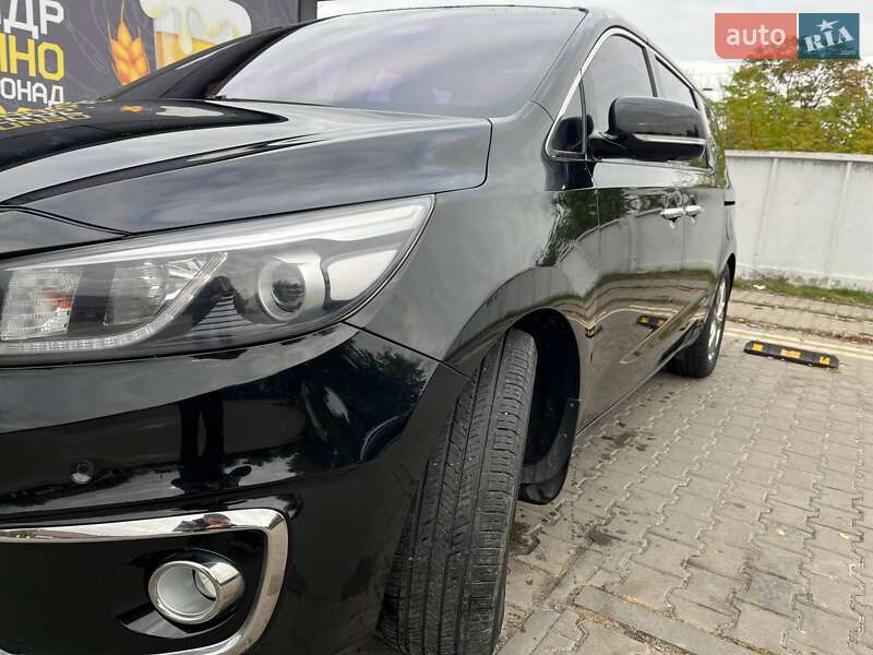 Мінівен Kia Carnival 2014 в Києві