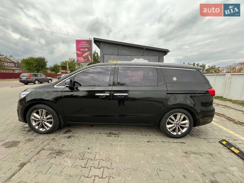 Мінівен Kia Carnival 2014 в Києві