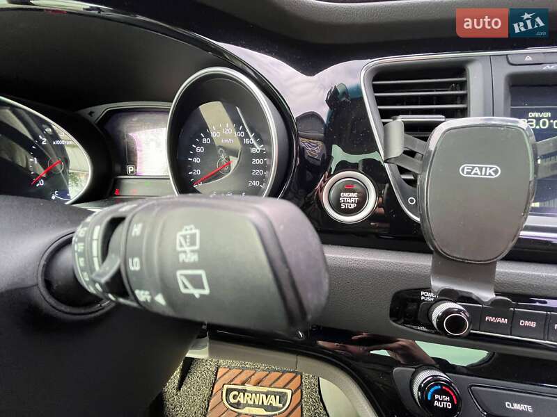 Мінівен Kia Carnival 2014 в Києві