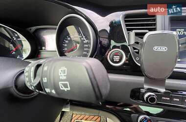 Мінівен Kia Carnival 2014 в 