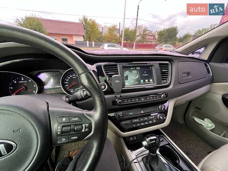 Мінівен Kia Carnival 2014 в Києві