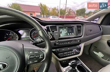 Мінівен Kia Carnival 2014 в 