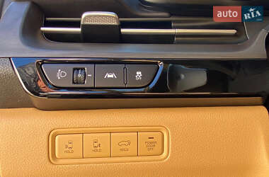 Минивэн Kia Carnival 2021 в 