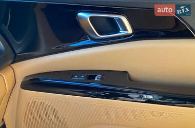 Минивэн Kia Carnival 2021 в 