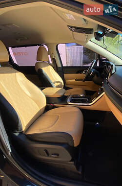 Минивэн Kia Carnival 2021 в 