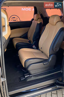 Минивэн Kia Carnival 2021 в 