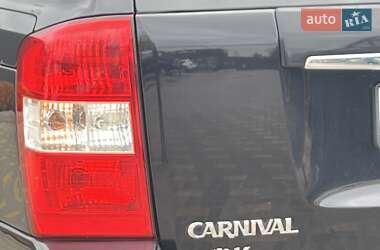 Минивэн Kia Carnival 2006 в 