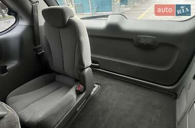 Минивэн Kia Carnival 2006 в 