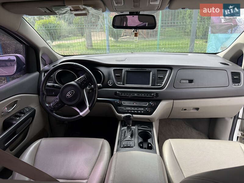 Минивэн Kia Carnival 2015 в Чопе фото 14 Минивэн Kia Carnival 2015 в Чопе
