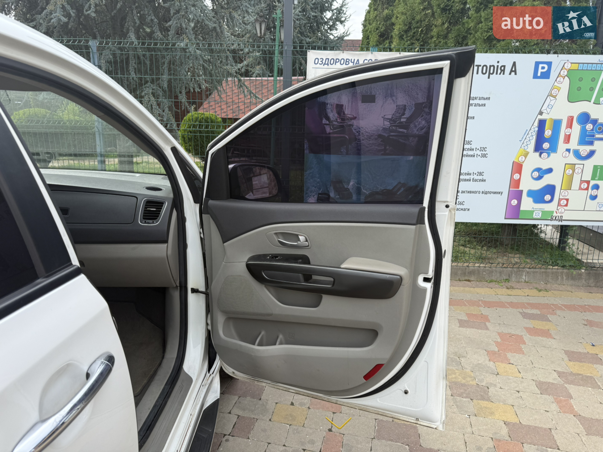 2015 Kia Carnival - мініатюра 18
