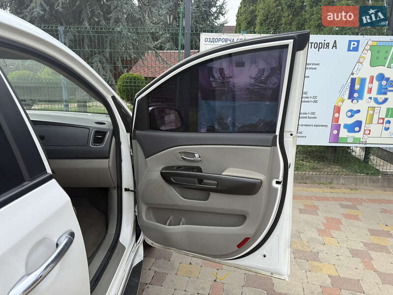 Минивэн Kia Carnival 2015 в Чопе фото 18 Минивэн Kia Carnival 2015 в Чопе