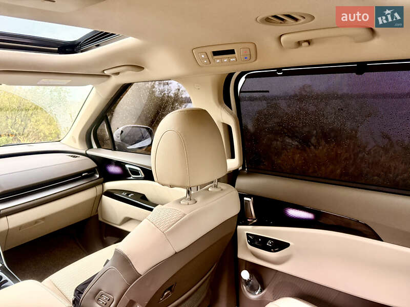 Мінівен Kia Carnival 2021 в Києві