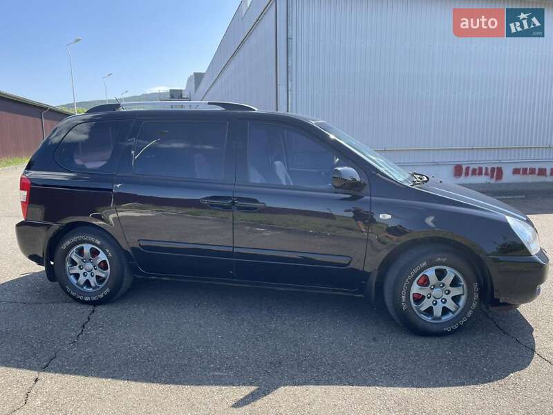 Минивэн Kia Carnival 2008 в Виноградове