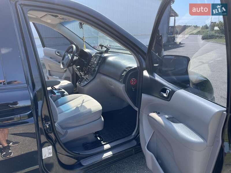 Минивэн Kia Carnival 2008 в Виноградове