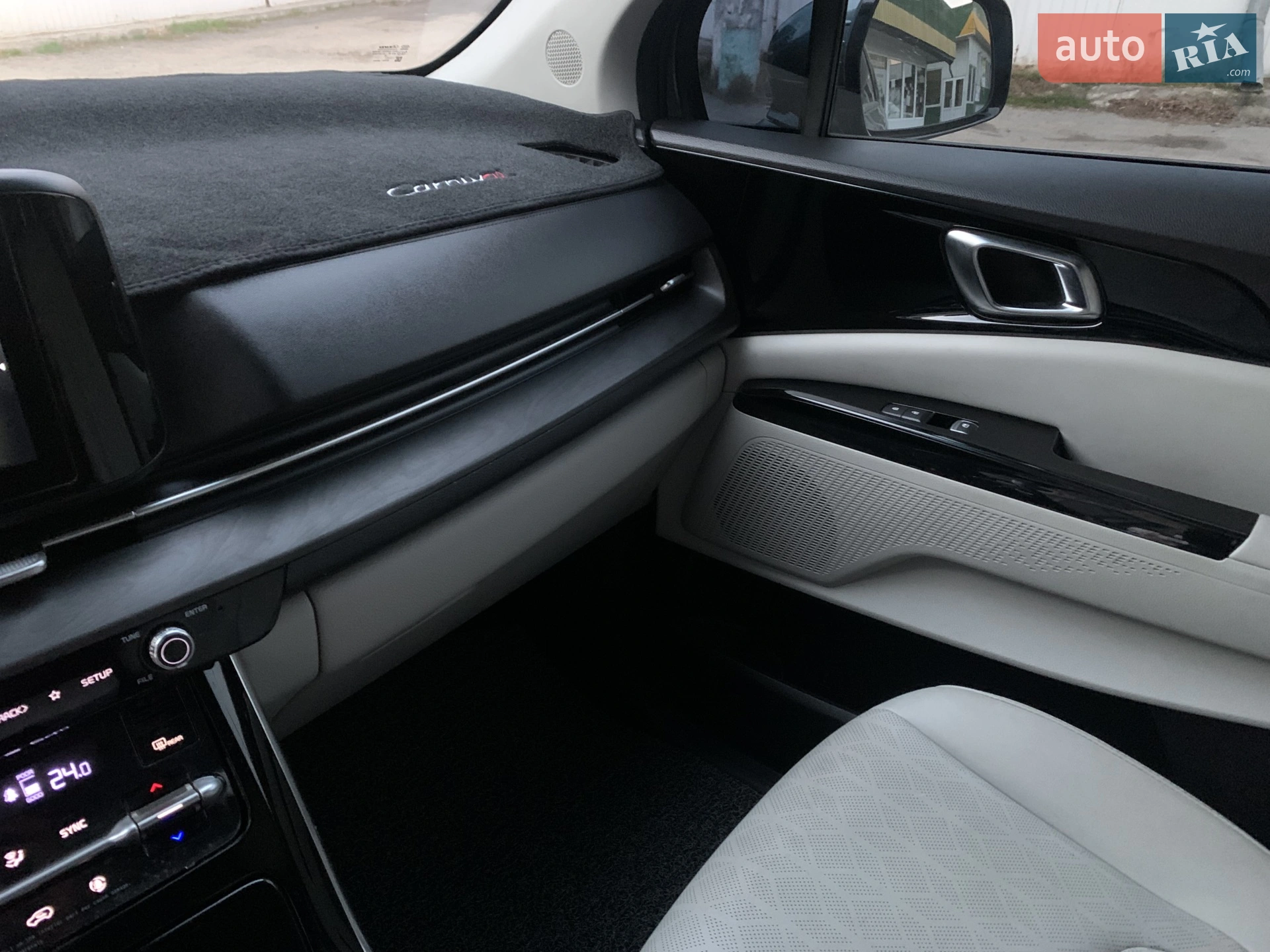 2020 Kia Carnival - мініатюра 8