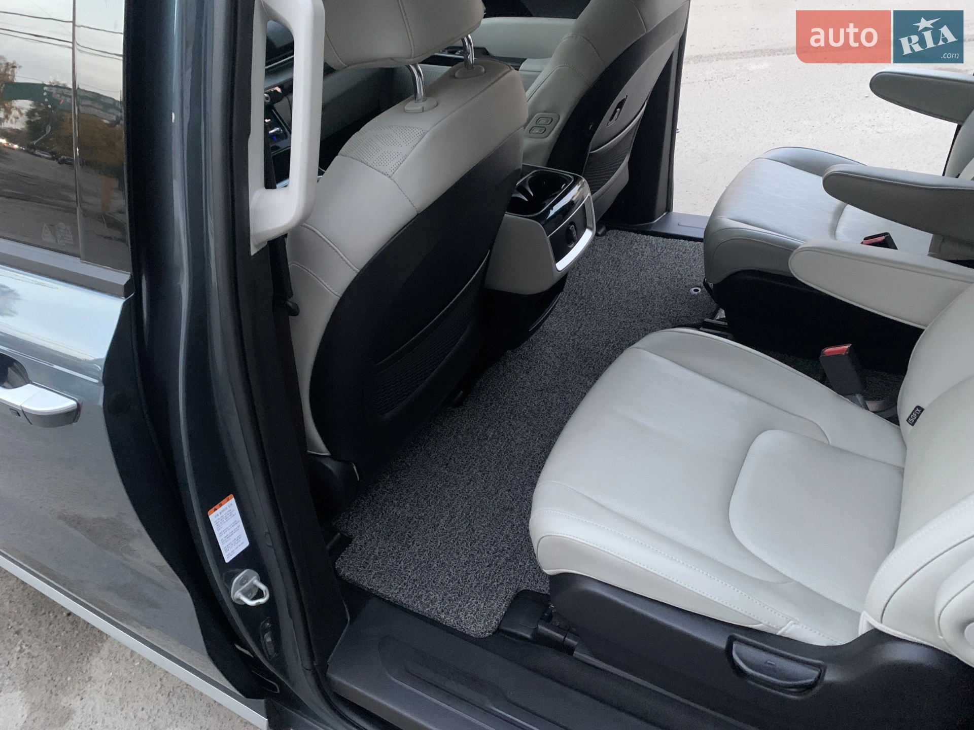 2020 Kia Carnival - мініатюра 20