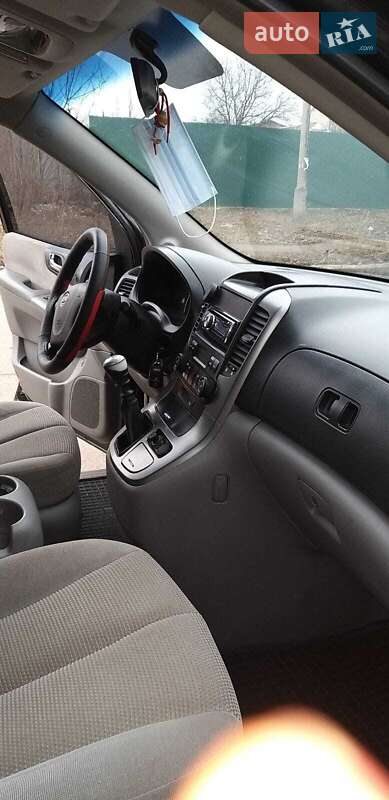 Минивэн Kia Carnival 2007 в Краматорске