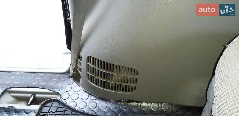 Минивэн Kia Carnival 2007 в Краматорске