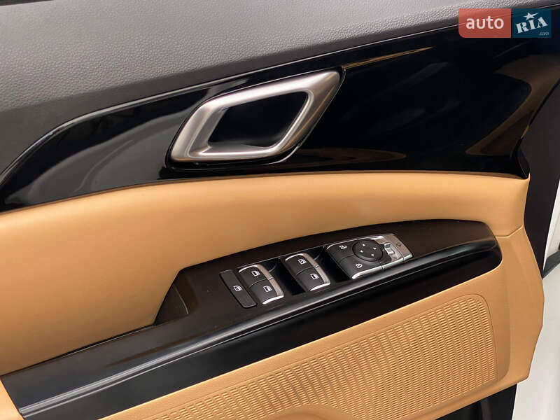 Минивэн Kia Carnival 2021 в Ровно