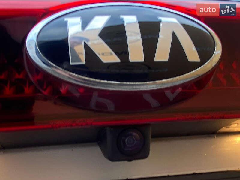 Минивэн Kia Carnival 2021 в Ровно