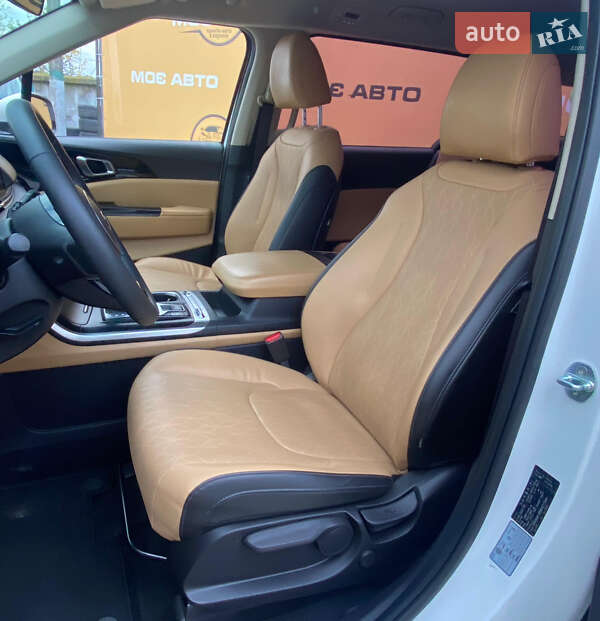 Минивэн Kia Carnival 2021 в Ровно