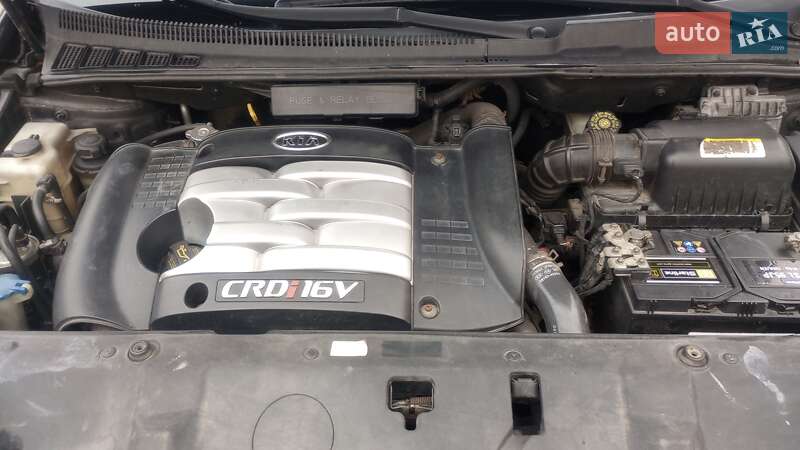 Минивэн Kia Carnival 2006 в Львове