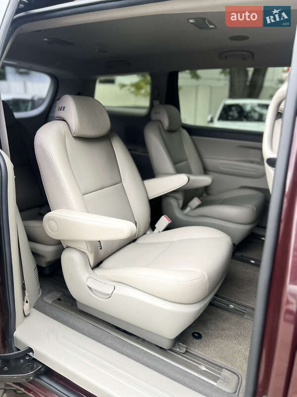 Мінівен Kia Carnival 2019 в Одесі