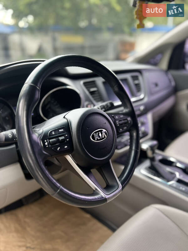 Мінівен Kia Carnival 2019 в Одесі