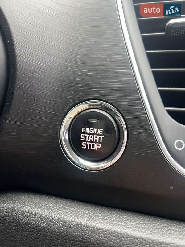 Мінівен Kia Carnival 2019 в Одесі