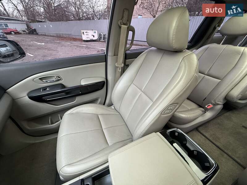 Минивэн Kia Carnival 2016 в Киеве фото 28 Минивэн Kia Carnival 2016 в Киеве