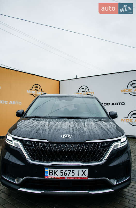 Минивэн Kia Carnival 2021 в Ровно