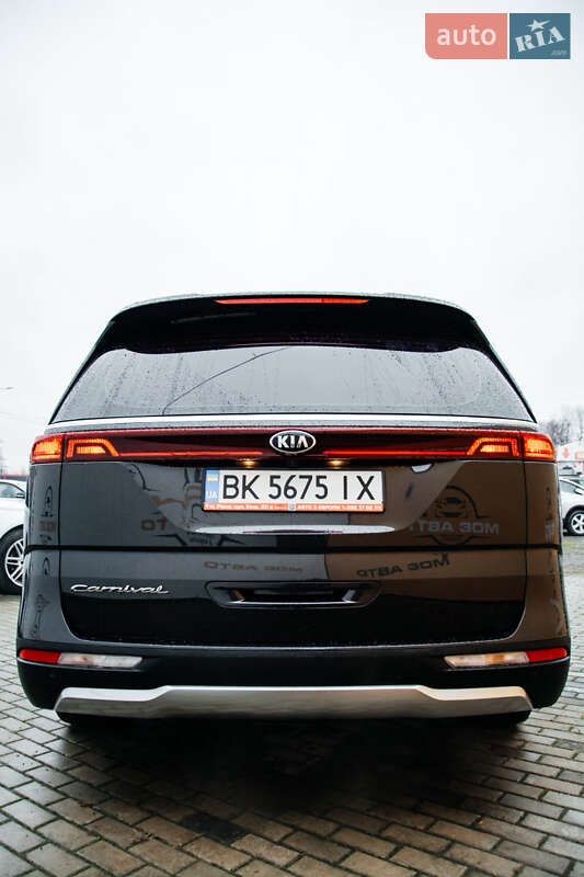 Минивэн Kia Carnival 2021 в Ровно