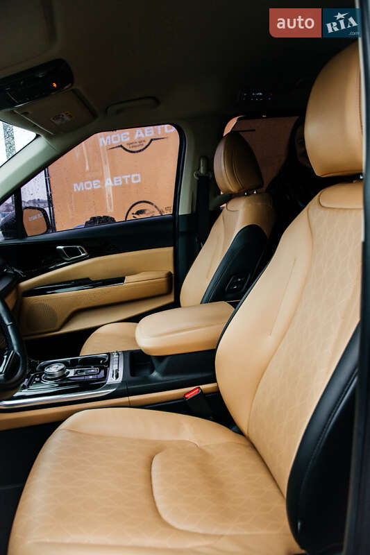 Минивэн Kia Carnival 2021 в Ровно