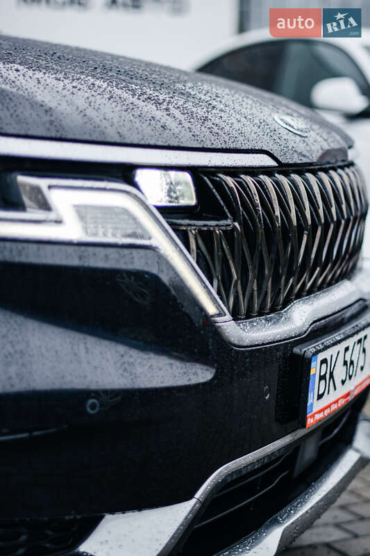 Минивэн Kia Carnival 2021 в Ровно