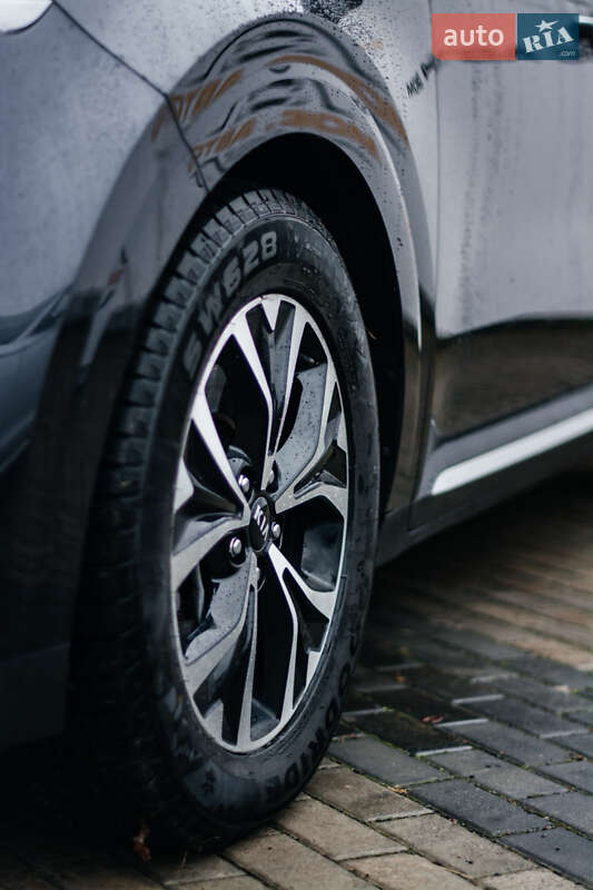 Минивэн Kia Carnival 2021 в Ровно