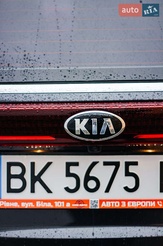 Минивэн Kia Carnival 2021 в Ровно