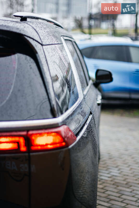 Минивэн Kia Carnival 2021 в Ровно