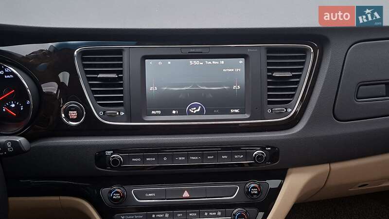 Минивэн Kia Carnival 2019 в Киеве