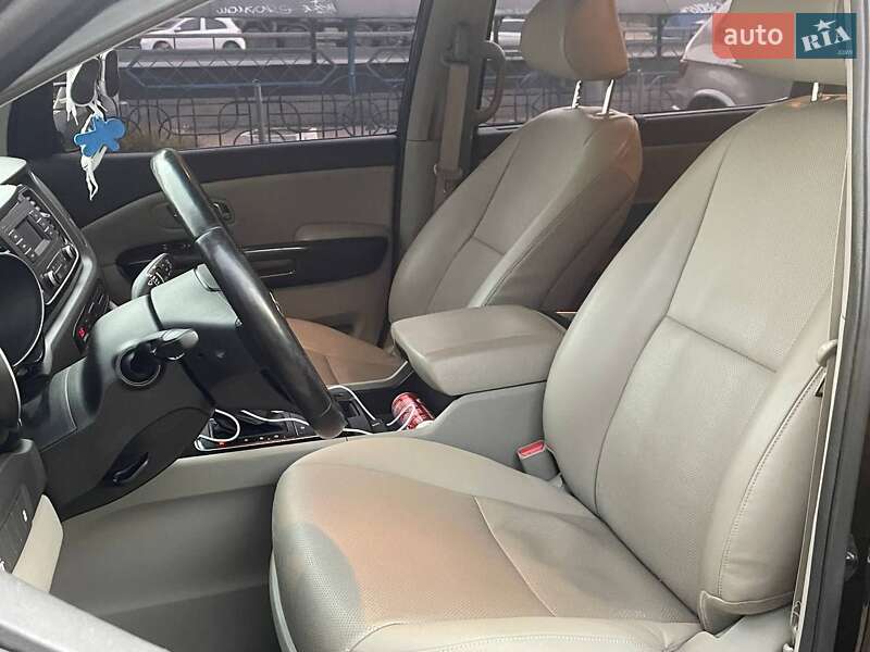 Минивэн Kia Carnival 2014 в Киеве