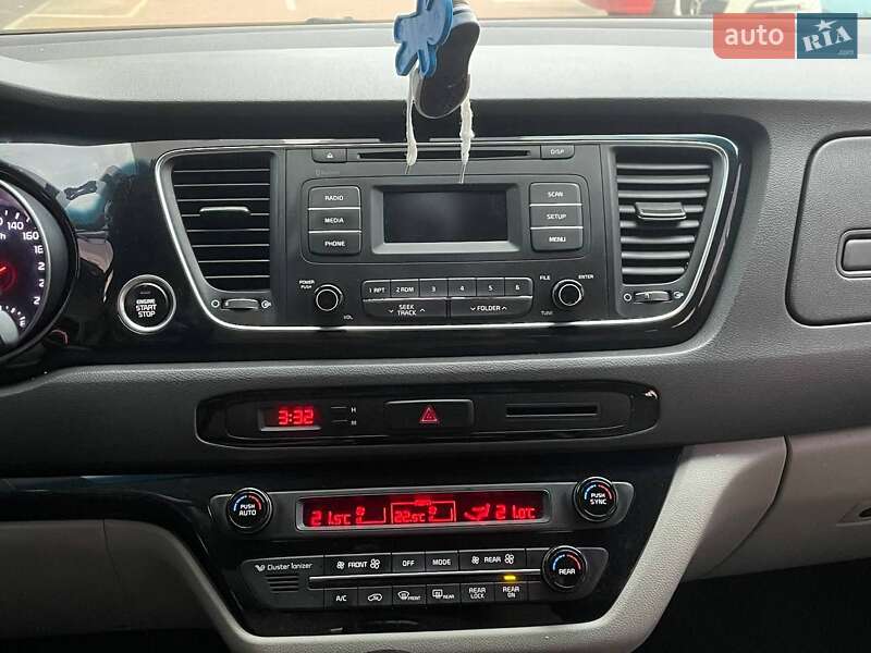 Минивэн Kia Carnival 2014 в Киеве