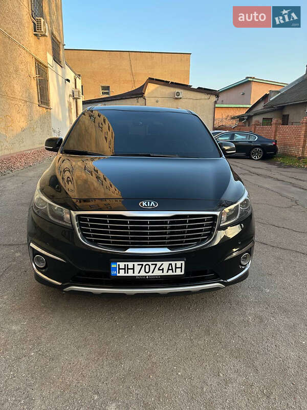 Минивэн Kia Carnival 2017 в Одессе