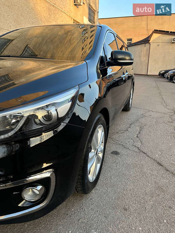 Минивэн Kia Carnival 2017 в Одессе