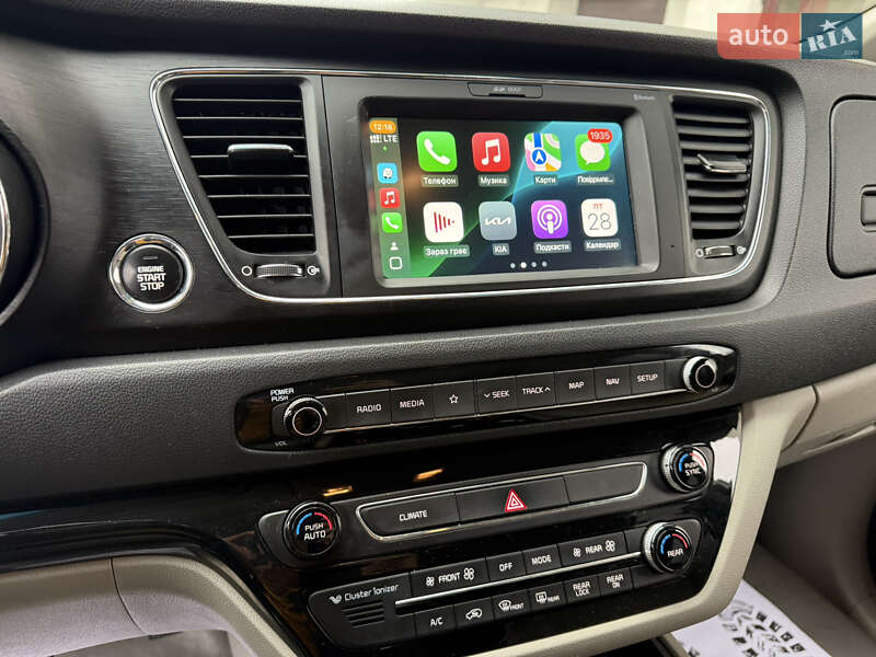 Минивэн Kia Carnival 2018 в Тернополе