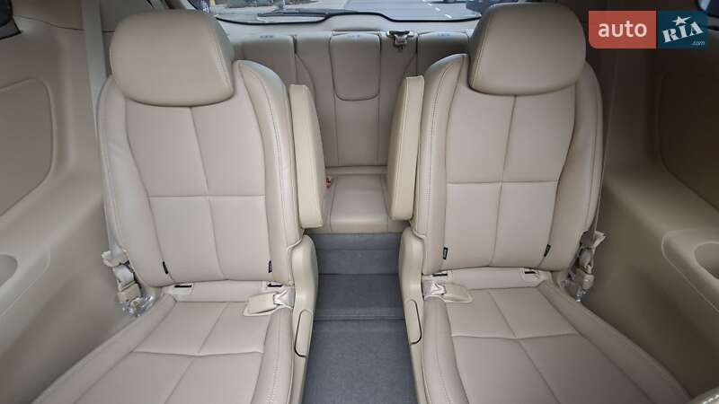 Минивэн Kia Carnival 2019 в Киеве