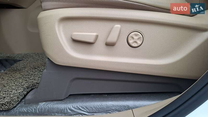 Минивэн Kia Carnival 2019 в Киеве