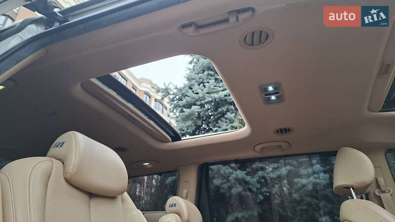 Минивэн Kia Carnival 2019 в Киеве